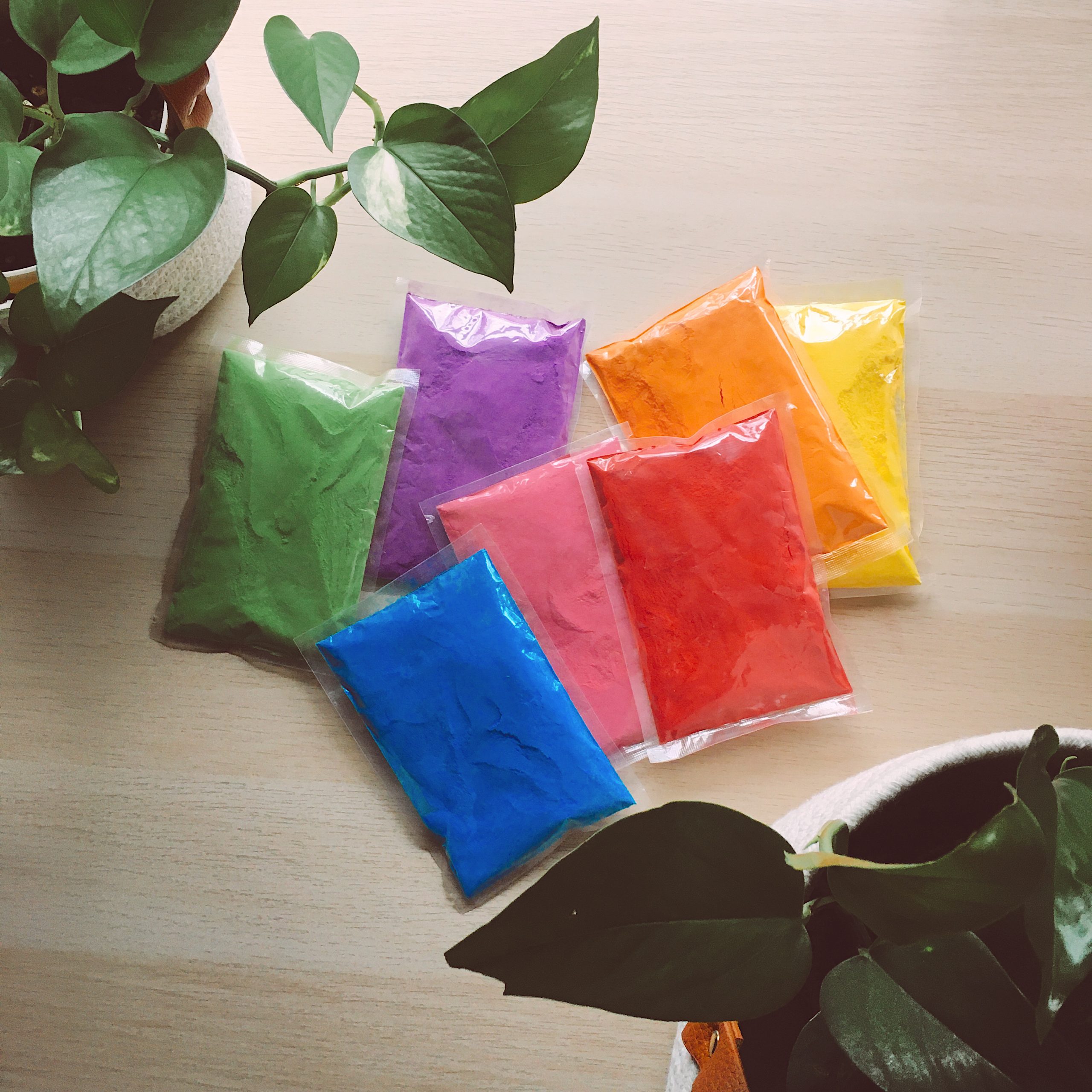 https://www.colorpowdersupply.com/wp-content/uploads/2018/07/color-powder-packets-3-scaled.jpg